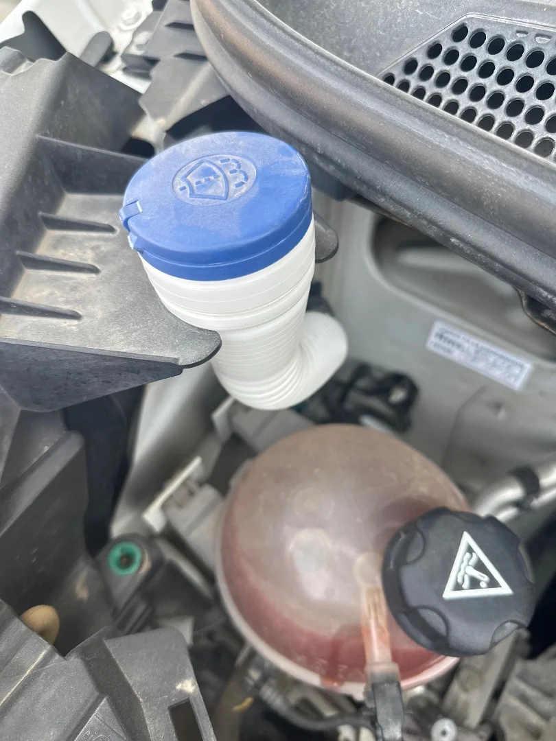Foto de DEPOSITO LIMPIA PEUGEOT EXPERT COMBI