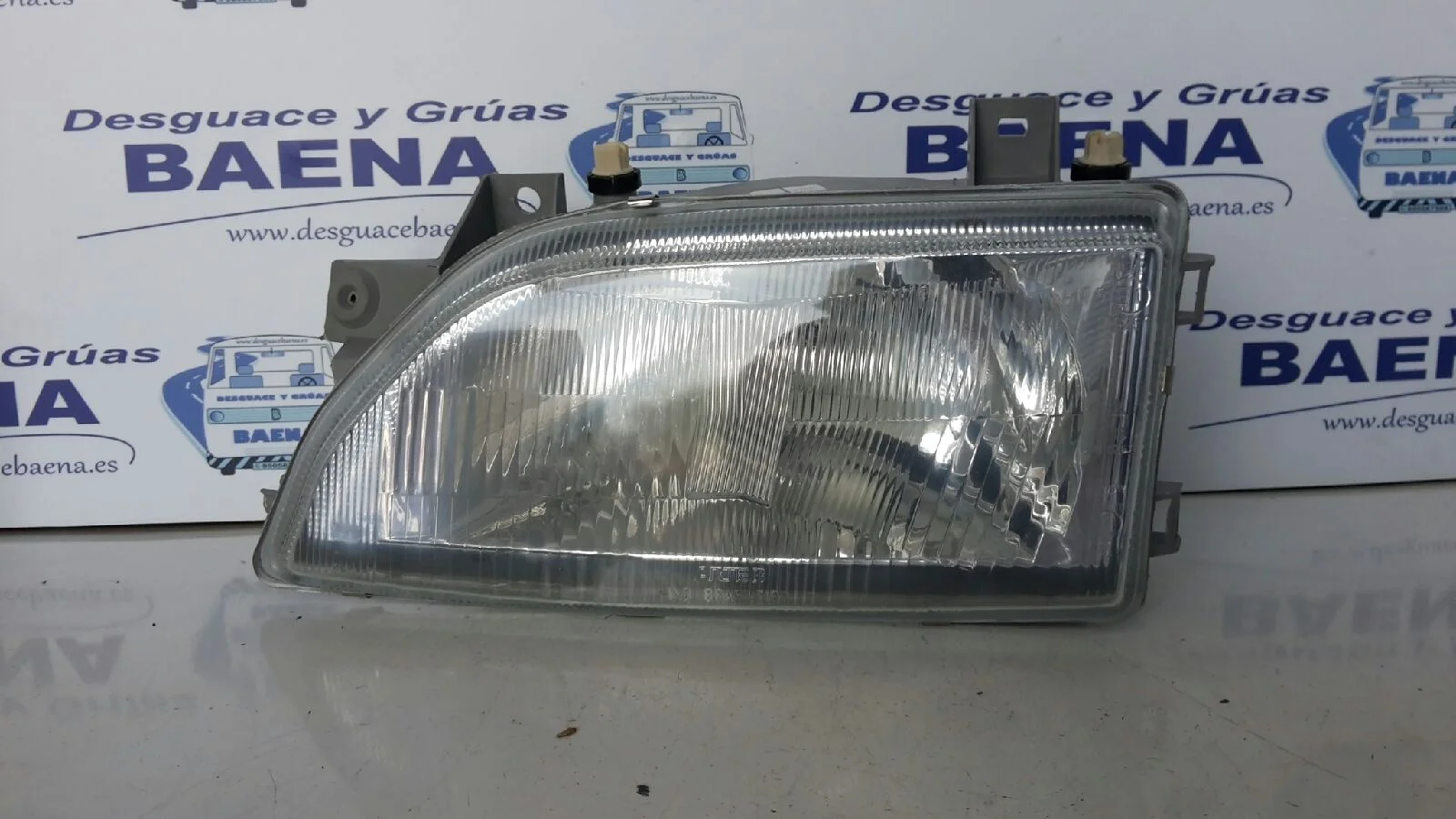 Foto de FARO IZQUIERDO SIN MARCA SIN MODELO