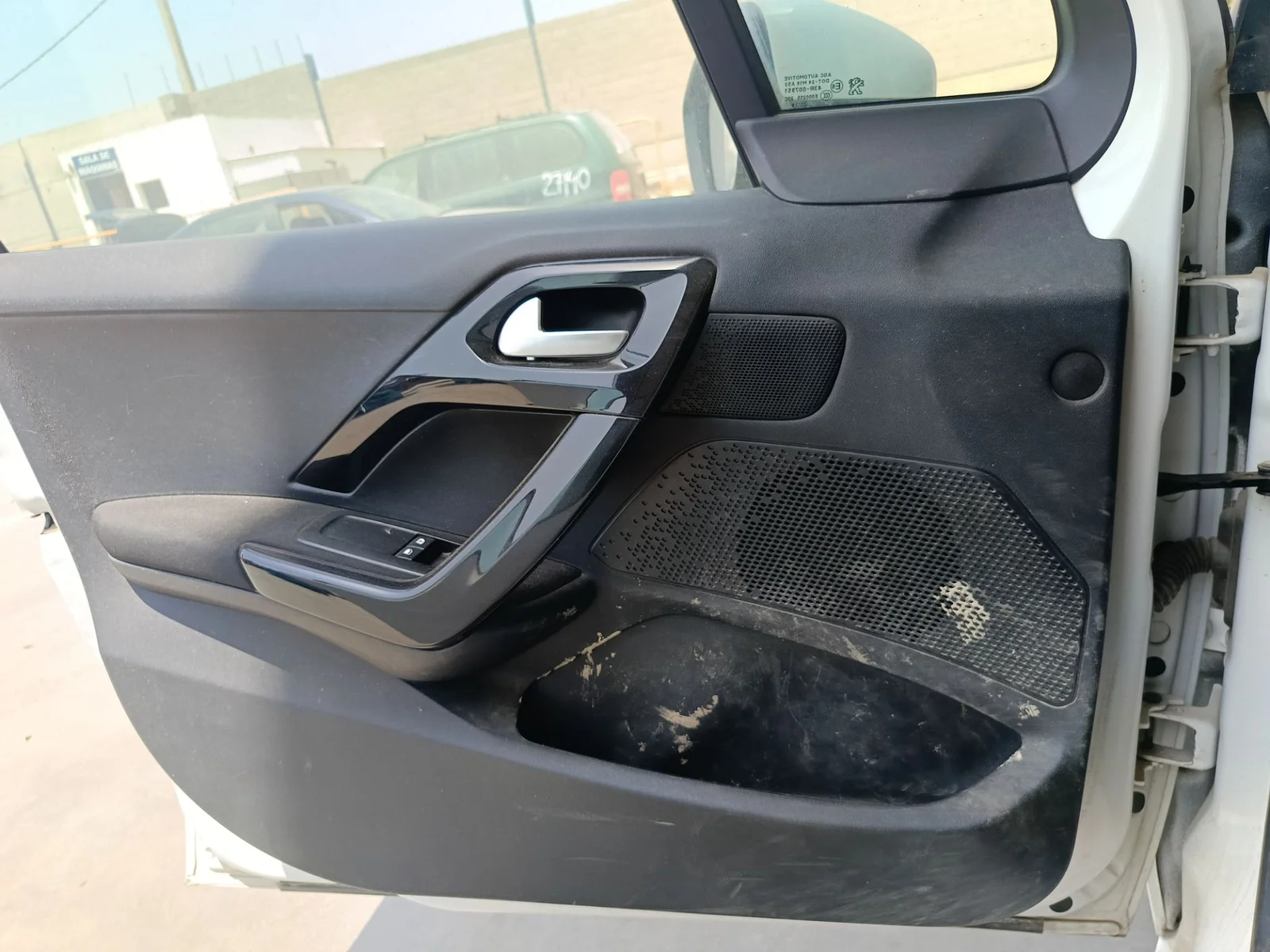 Foto de GUARNECIDO PUERTA DELANTERA IZQUIERDA PEUGEOT 208