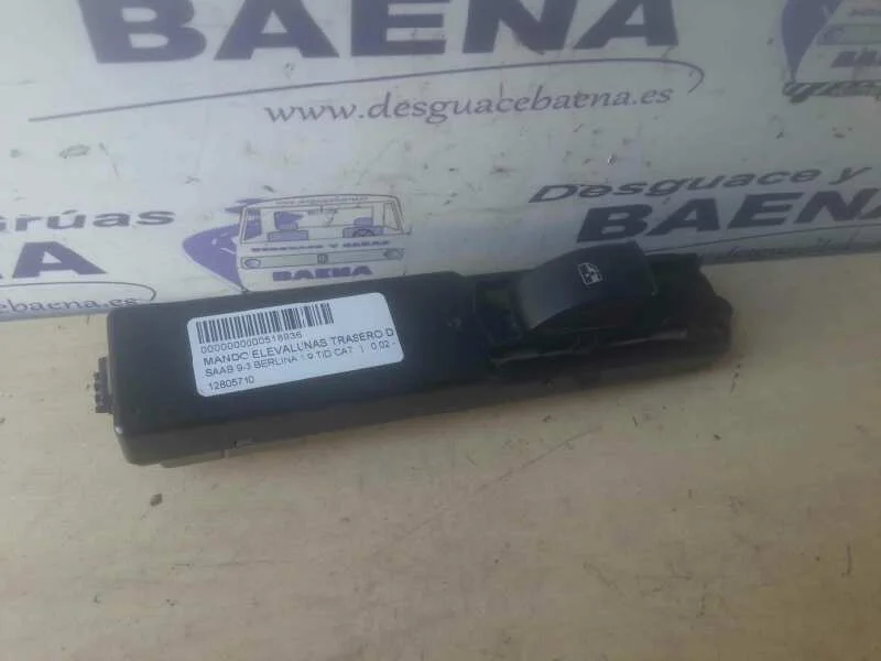 Foto de MANDO ELEVALUNAS TRASERO DERECHO SAAB 9-3 BERLINA referencia 12805710