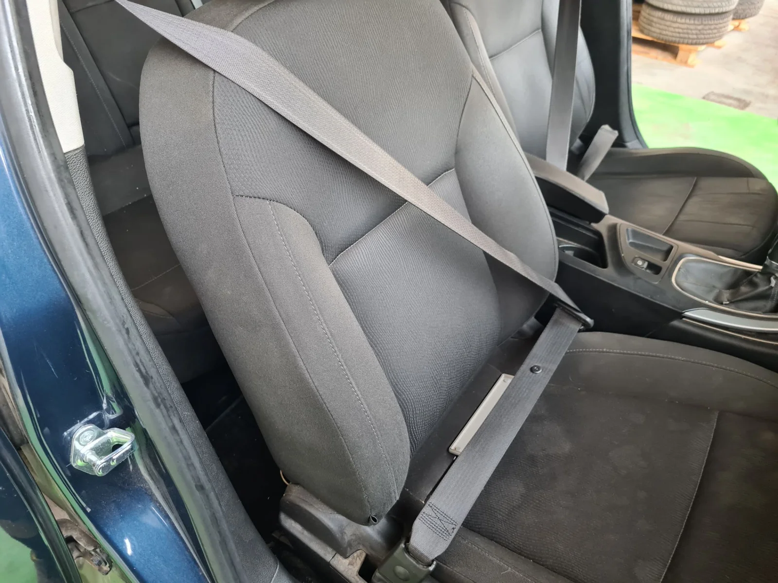 Foto de CINTURON SEGURIDAD DELANTERO DERECHO OPEL INSIGNIA BERLINA