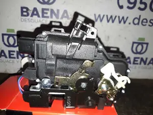 Foto de CERRADURA PUERTA TRASERA DERECHA SIN MARCA SIN MODELO referencia 3B4839016A foto 3