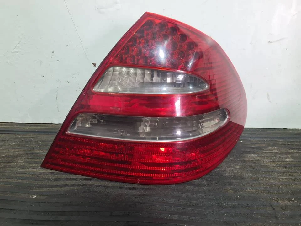 Foto de PILOTO TRASERO DERECHO MERCEDES-BENZ CLASE E (BM 211) BERLINA referencia A2118200664
