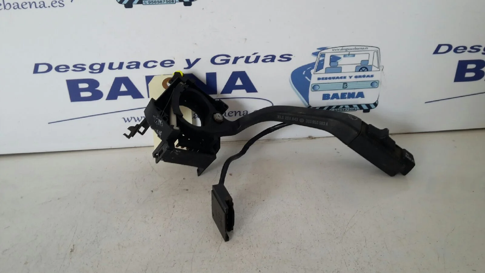 Foto de MANDO LIMPIA SIN MARCA SIN MODELO referencia 333953503A