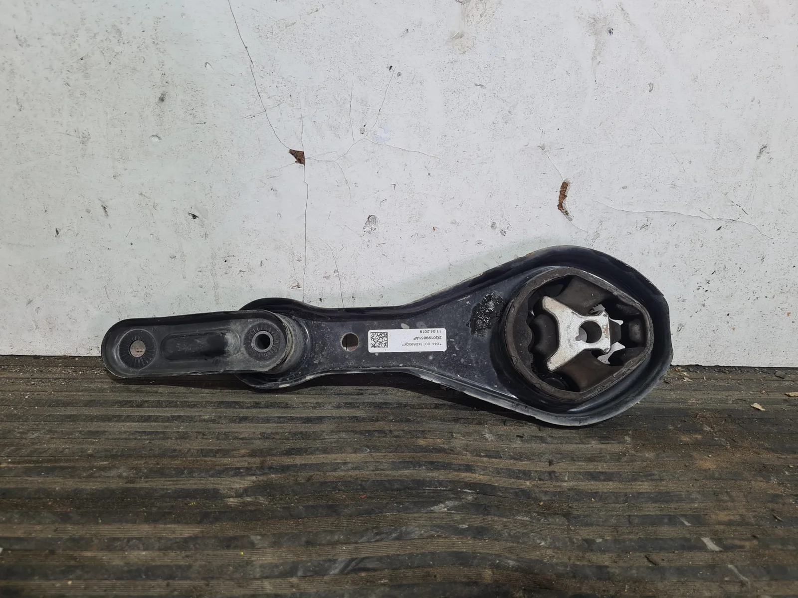 Foto de SOPORTE MOTOR SEAT ARONA (KJ) referencia 2Q0199851AF