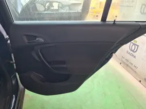 Foto de GUARNECIDO PUERTA TRASERA DERECHA OPEL INSIGNIA BERLINA