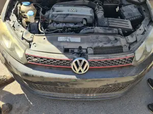 Foto de REJILLA DELANTERA VOLKSWAGEN GOLF VI (5K1)(10.2008)