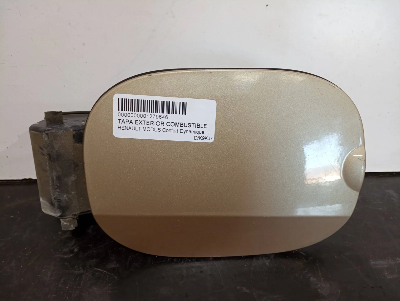 Foto de TAPA EXTERIOR COMBUSTIBLE RENAULT MODUS I
