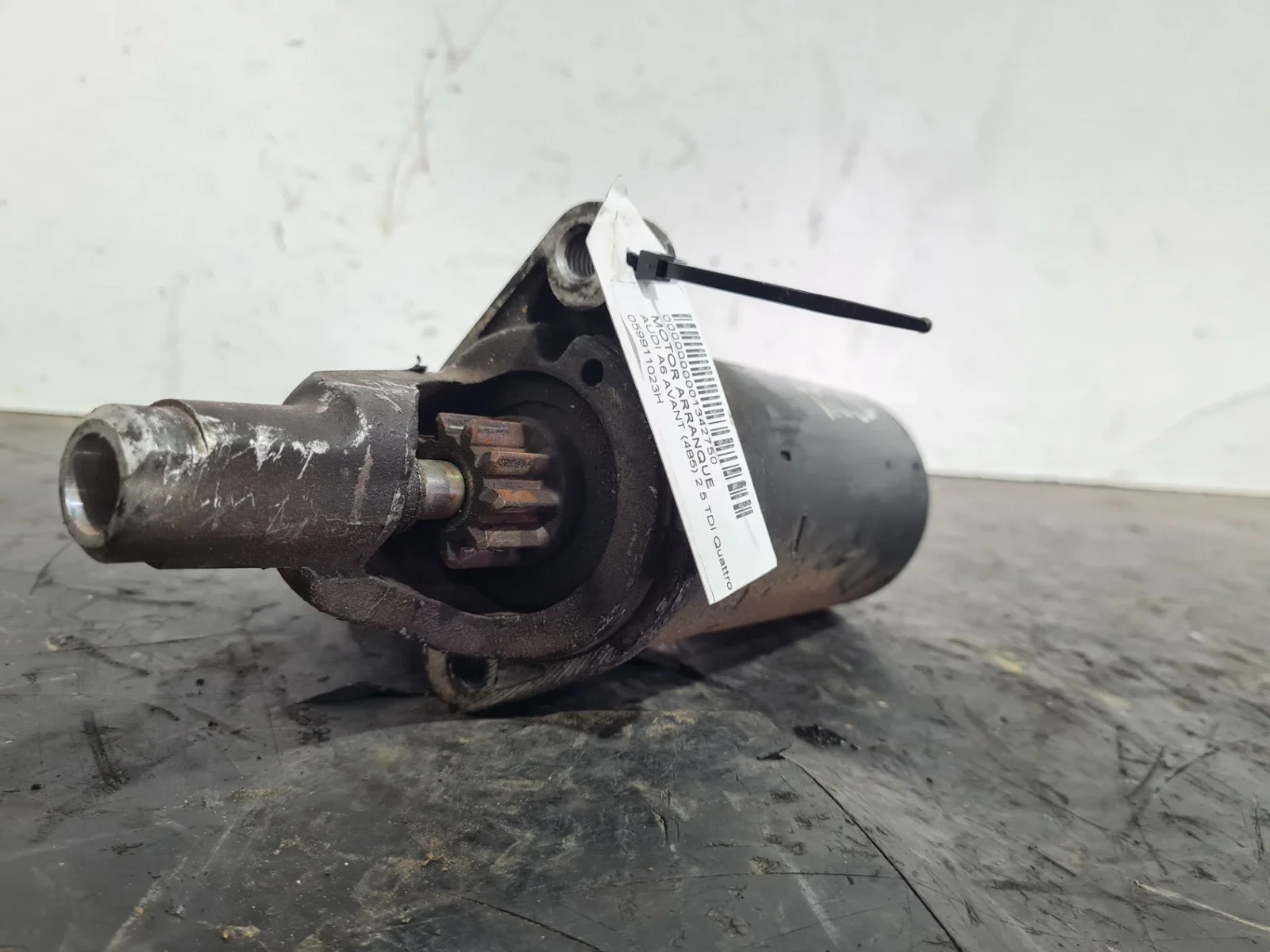 Foto de MOTOR ARRANQUE SIN MARCA SIN MODELO referencia 059911023H