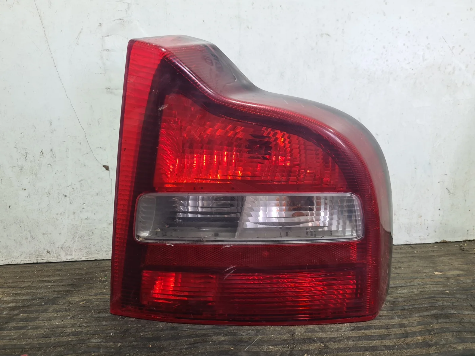 Foto de PILOTO TRASERO DERECHO VOLVO S80 BERLINA referencia 9154479