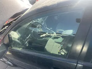 Foto de LUNA DELANTERA IZQUIERDA VOLKSWAGEN GOLF V (1K1)(10.2003)