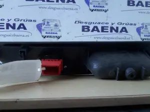 Foto de MANDO ELEVALUNAS DELANTERO DERECHO SIN MARCA SIN MODELO referencia 7701707065 foto 2