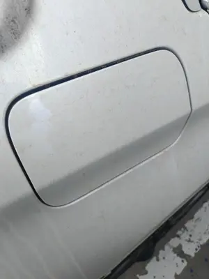 Foto de TAPA EXTERIOR COMBUSTIBLE BMW SERIE 3 FAMILIAR (F31)