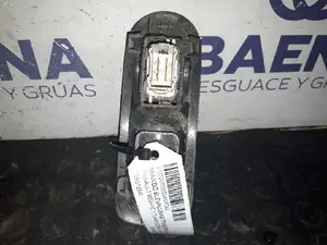 Foto de MANDO ELEVALUNAS TRASERO IZQUIERDO RENAULT MEGANE II CLASSIC BERLINA referencia 156015540