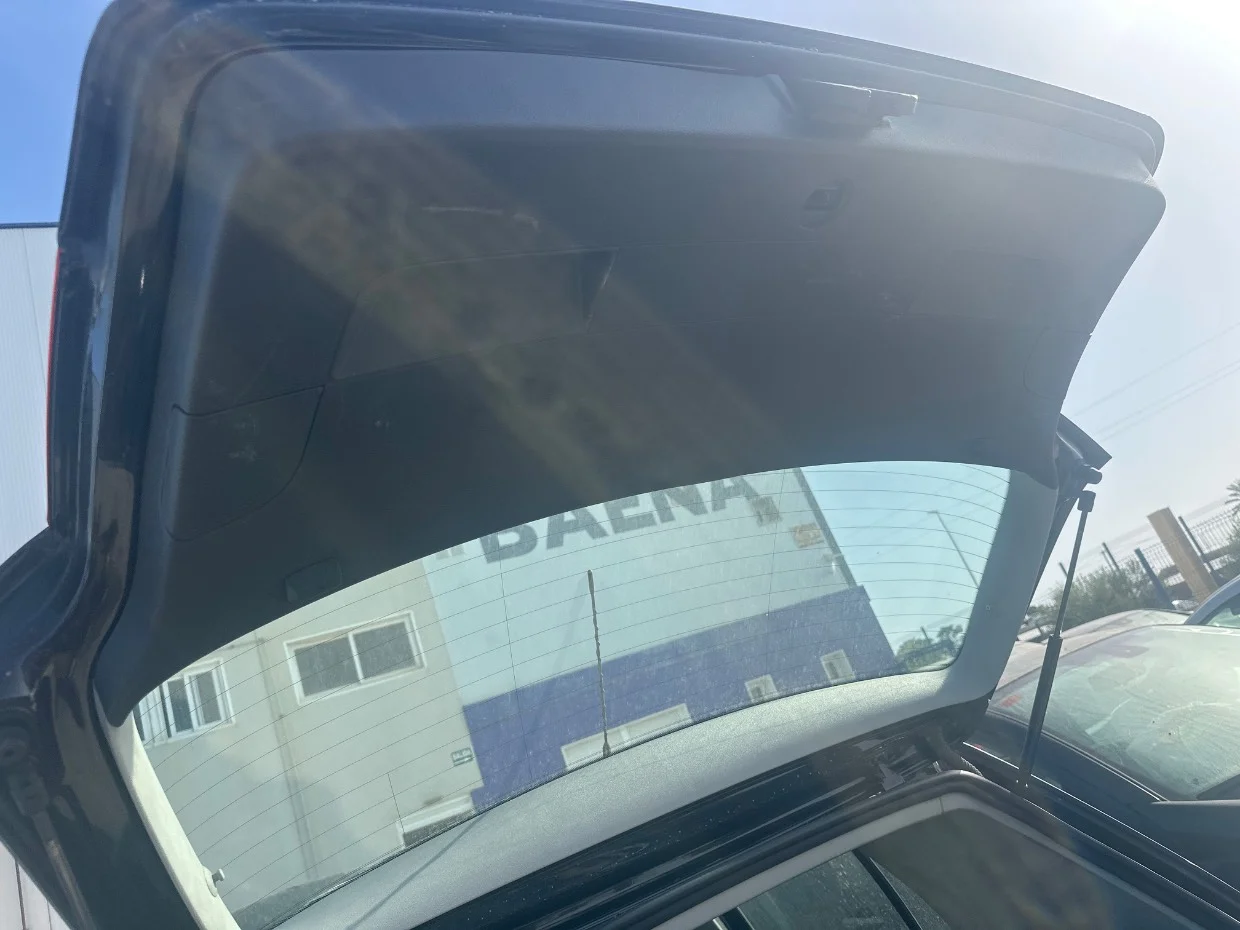 Foto de GUARNECIDO PORTON TRASERO VOLKSWAGEN GOLF V (1K1)(10.2003)