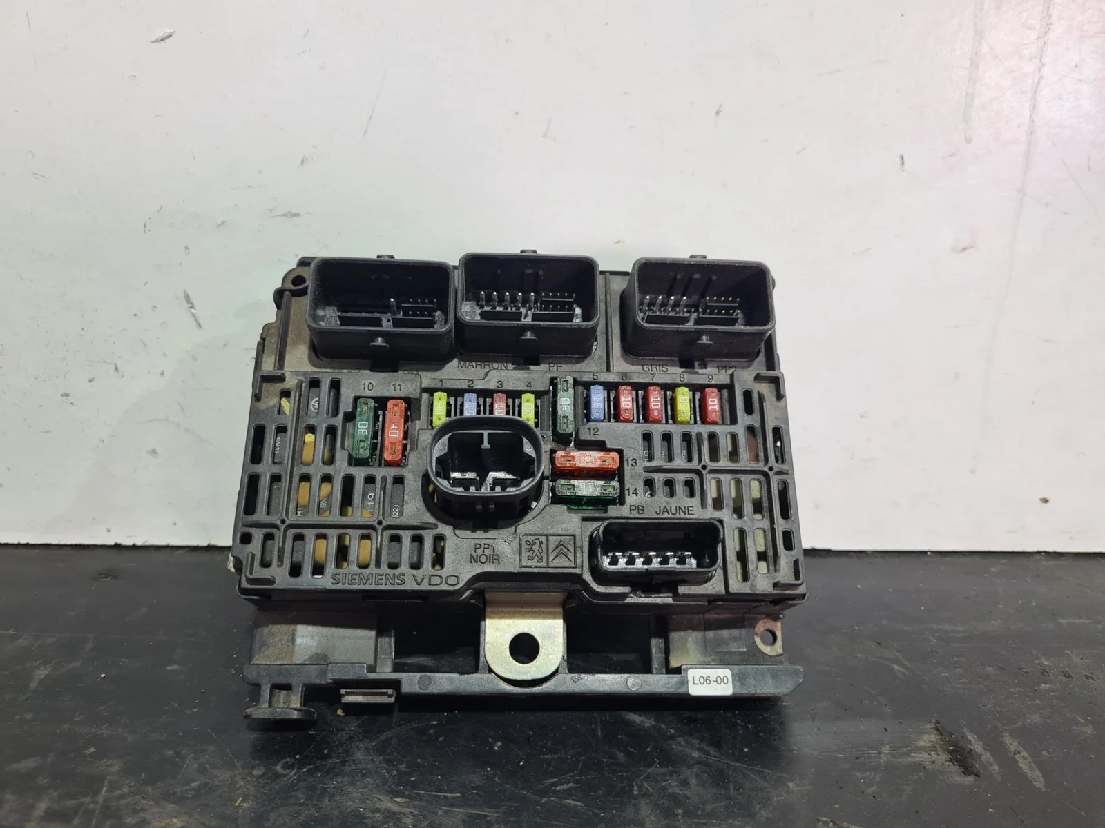 Foto de CAJA RELES / FUSIBLES SIN MARCA SIN MODELO referencia 9656086580