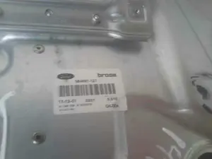 Foto de ELEVALUNAS DELANTERO DERECHO FORD FOCUS BERLINA (CAP) referencia 984697127 foto 2