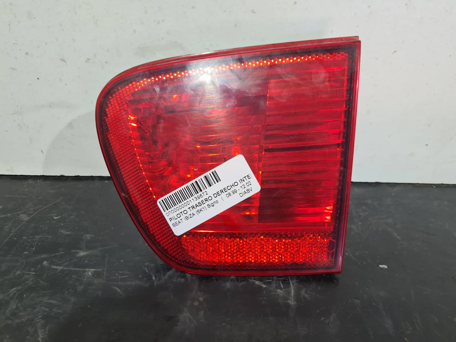 Foto de PILOTO TRASERO DERECHO INTERIOR SEAT IBIZA (6K1)