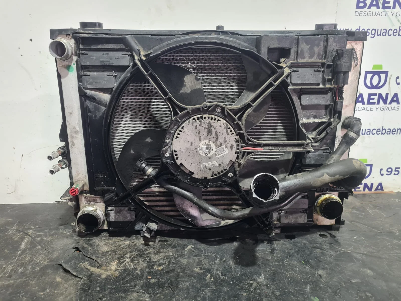 Foto de RADIADOR AGUA BMW SERIE 5 BERLINA (E60) referencia L8436001