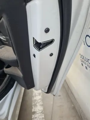 Foto de CERRADURA PUERTA TRASERA DERECHA BMW SERIE 3 FAMILIAR (F31)