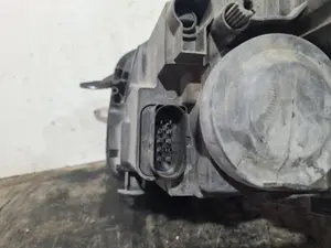 Foto de FARO DERECHO VOLKSWAGEN GOLF VI (5K1)(10.2008) referencia 5K1941006J foto 3