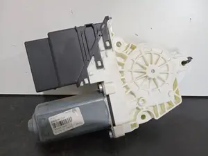 Foto de MOTOR ELEVALUNAS TRASERO DERECHO VOLKSWAGEN PASSAT BERLINA (3C2) referencia 993425200 foto 2