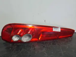 Foto de PILOTO TRASERO IZQUIERDO FORD FIESTA (CBK) referencia 6S6113405AF