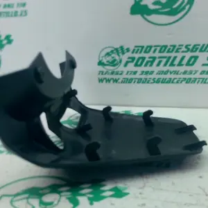 Foto de Embellecedor de cerradura de contacto Sym JOYMAX 125 GTS referencia 375-21-47636