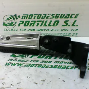 Foto de Reposapies trasero derecho Yamaha XMAX 250 referencia 431-21-32478 foto 4