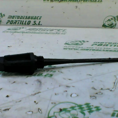 Foto de Varilla del nivel de aceite Piaggio ZIP AIRE 2T 3 50 referencia 167-18-15244