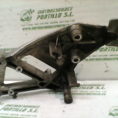 Foto de Estribera delantera derecha Honda VFR 750 referencia 141-17-10019