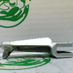 Foto de Reposapies delantero derecho BMW K1200R referencia 332-23-45393 foto 4