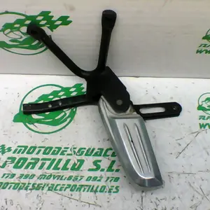 Foto de Estribera trasera izquierda con reposapies Honda Pcx 125 referencia 181-23-46242 foto 8
