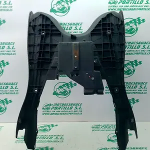 Foto de Suelo Honda SH 125 00-04 referencia 382-22-39401 foto 3