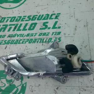 Foto de Intermitente delantero izquierdo Peugeot Tweet 50 4T referencia 92-23-45774 foto 8