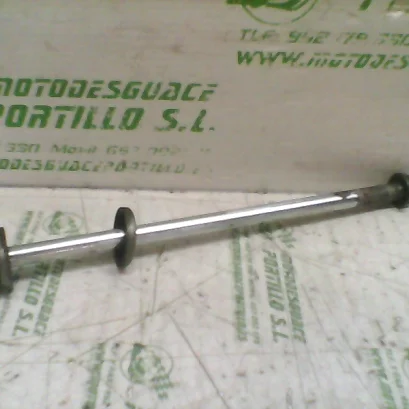 Foto de Eje del basculante Yamaha VIRAGO 250 referencia 231-18-15972