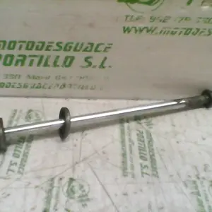 Foto de Eje del basculante Yamaha VIRAGO 250 referencia 231-18-15972