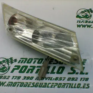 Foto de Intermitente trasero derecho Piaggio ZIP AIRE 2T 3 50 referencia 203-19-22868 foto 20