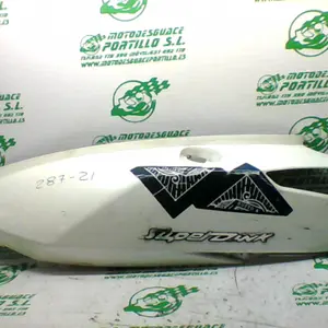 Foto de Carcasa bajo asiento Kymco Super Dink 125 referencia 100-22-36559 foto 19