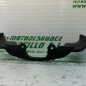 Foto de Embellecedor de horquilla Yamaha YBR 125 i referencia 323-19-24458 foto 1