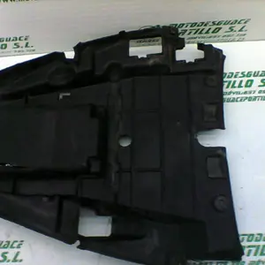Foto de Carcasa bajo asiento Honda Silver wing 600 referencia 122-19-20233 foto 3