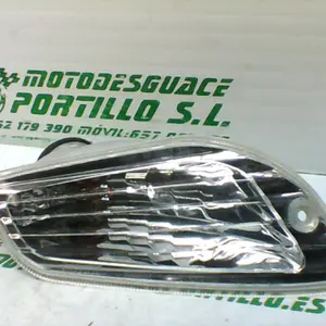 Foto de Intermitente delantero izquierdo Vespa LX 50 2T referencia 321-20-28505 foto 16