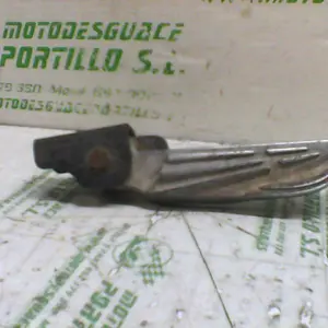 Foto de Estribera trasera izquierda con reposapies Peugeot Tweet 50 4T referencia 233-18-16436 foto 3