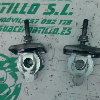 Foto de Tensores de rueda trasera Suzuki Intruder 250 referencia 391-23-46938