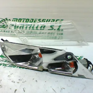 Foto de Intermitente trasero derecho Piaggio ZIP AIRE 2T 3 50 referencia 203-19-22868 foto 17