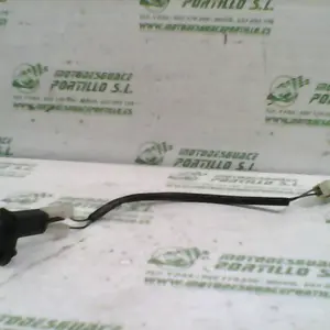 Foto de Interruptor de asiento Peugeot Satelis 125 referencia 253-18-16593 foto 3