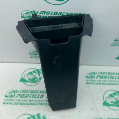 Foto de Caja de herramienta Suzuki Intruder 250 referencia 391-23-46917