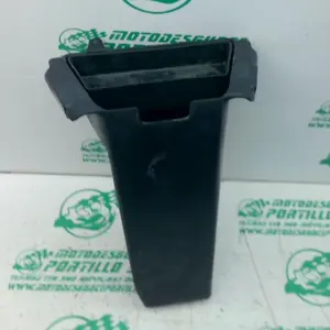 Foto de Caja de herramienta Suzuki Intruder 250 referencia 391-23-46917