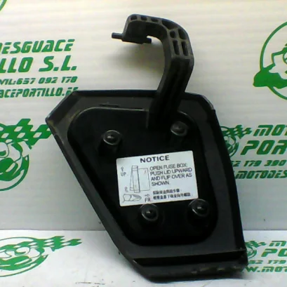 Foto de Puerta de guantera Sym JOYMAX 300I referencia 305-21-31737