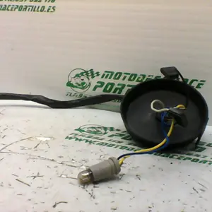Foto de Instalación del faro Aprilia Habana 50 referencia 96-19-24056 foto 4